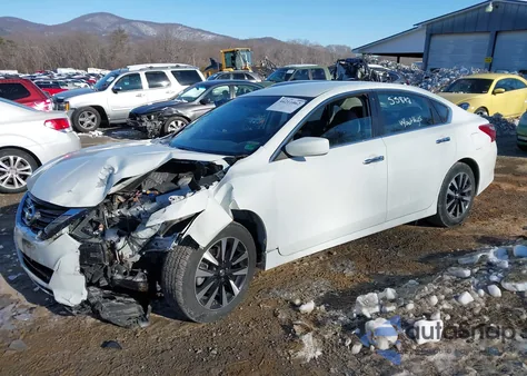 2018 Nissan Altima 2.5 Sv z USA, uszkodzony, nr VIN 1N4AL3AP7JC183220